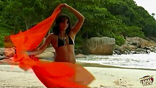 I set up a romantic spot for hot anal sex with the pretty brunette on the beach