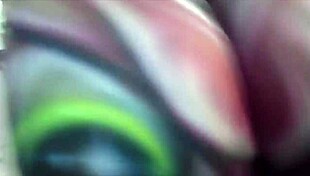 Big Booty Girls Clapping Asses And Grabbing In Candid Fun