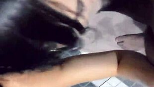 Débora sucks big cock