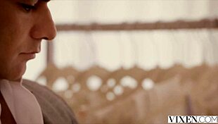 Vixen IG Model Seduces Designer With Cunilingus!