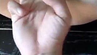 Follandome A La Mujer De Mi Amigo Se Lo Metí Hasta El Fondo Y Se Lo Eché Adentro Sin Condón