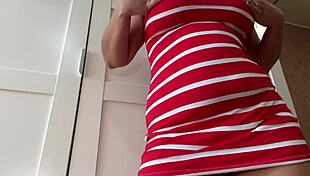 Mature Mommy Teases With Shaved Pussy On Webcam Outdoors