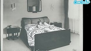 Sexy amateur stuffing her hairy pussy with dildos on webcam 😍