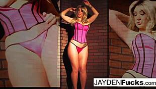 I show my amazing curves and tight pussy