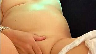 Watch Hotwife Steffi Dance!