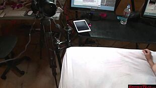 y takes on large cock in her mouth