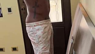 well-endowed cafu�u offers service to gay guy and gets sucked off with tight ass in return