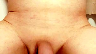 Japanese gay handjob leads to cumshot 😏