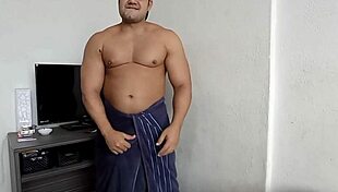 Looners Explore Fetish in Suggestive Cum Play Session