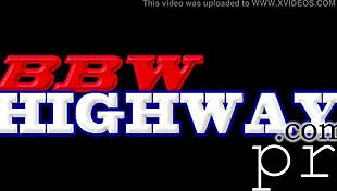 Berry twerks her big ebony booty in the bedroom