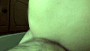 Francúzska amatérska cuckold manželka nechá švagra šúchať ju