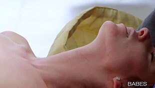 Babes Dancing Wild - Foxies Gold and Tess in Hot Group Action