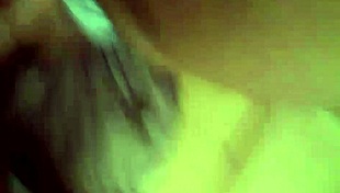 My Colombian teen lover gets so wet! 😏