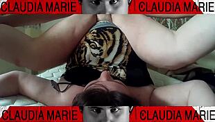 Metiéndole Las Bragas Dentro Del Coño Hasta El Fondo a La Gorda Que Goza Como Una Perra