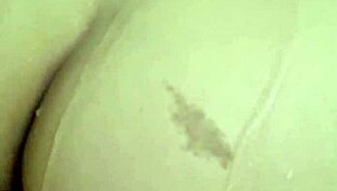 cogiendo con mi cuñada en el baño mientras se baña con grande culo