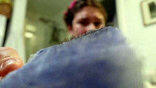 flowerava looks stunning in lingerie on webcam, ready for some intimate waxing