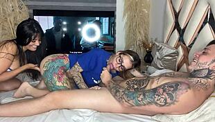 My best friend sucks my boyfriend's cock while watching anime