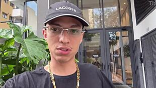 o novinho foi encontrar o padrinho e deu rola de presente