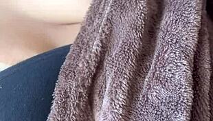 Meu amante adora chupar meus peitos mandei um video pra ati�ar