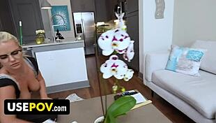 Wow! Pembantu free use SlimThick Vic dibor keras di seluruh rumah!