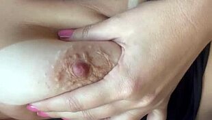 Meu amante adora chupar meus peitos mandei um video pra ati�ar