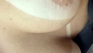 Meu amante adora chupar meus peitos mandei um video pra ati�ar