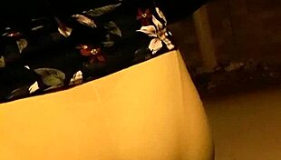 bruna's leg is marking her panties in spandex