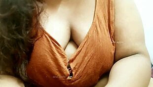 dude, Tamil aunty’s big boobs are just unreal, right? 😍