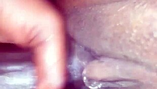 milf squirts in homemade anal scene