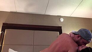 يا، عايز تشوف بوبي كوهن وجايك غراند يتقابلوا؟