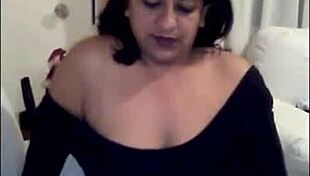 Gris Carrillo shares her story with two Setreapers