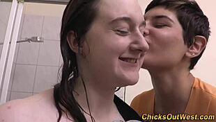 i love fingering that hairy pussy