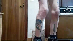 melvin oficial here, jerking off solo on skates as a gay spanish guy