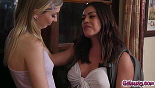 Hotties Fondle Breasts And Lick Pussies In Lesbian Heat