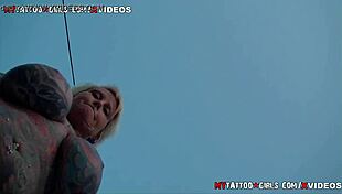 i'm chilling by the pool with blackwidow xxx