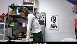 Maya Woulfe Fuckes With Lp Officer For Her Freedom - Lifterxxx