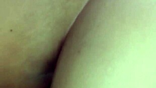 Spionerer på svigerinnen på badet? Vi endte opp med å knulle etter skolen!