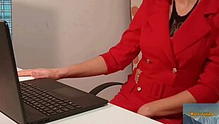 Just saw colleague secretary Mala Dvojka looking super sexy