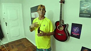 i feel the wild orgy vibes backstage