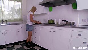 mia lelani fucks a hot blonde hard