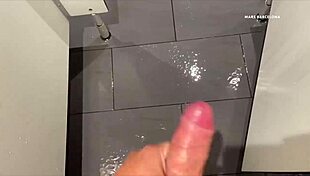 WATCH THIS GAY STALLION POUND MY MOUTH IN THE GYM SHOWER! CUM EVERYWHERE ON MY BIG COCK.