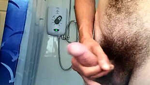 I caught this gay twink masturbating his big ass