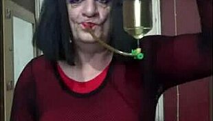 Çok Gerginim Ama Bu Biseksüel Travestinin Doldurulmasını İzlemek Delirtici