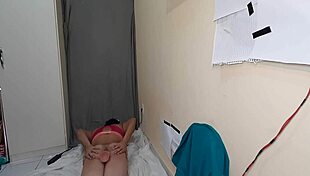 i'm jerking off my cock in socks, it's so hot