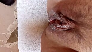 Masturbazione: Housewife Flashing And Masturbating For Neighbors In Spanish Exhibitionist Fetish.