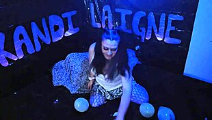 Cute milf kandi laigne pops balloons in fetish fun