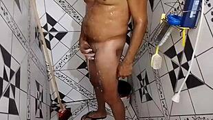 i saw gugu da sunga dancing with his hard cock in the bathroom, so hot