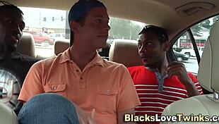 This gay black guy is jizzing