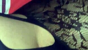 i lick her pussy close up