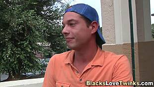 This gay black guy is jizzing